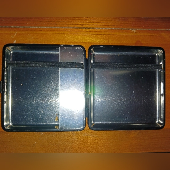 New Day of the Dead Sugar Skull Cigarette Case with Butane Lighter - Picture 3 of 3